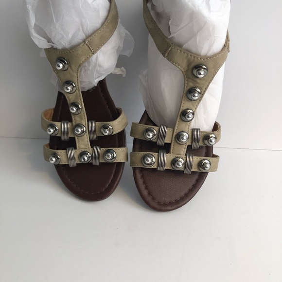 SOS - Gladiator Style Sandal - woman’s Size - 8 - Picture 3 of 6